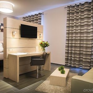 Ibis Styles Charleroi Airport Aero 44